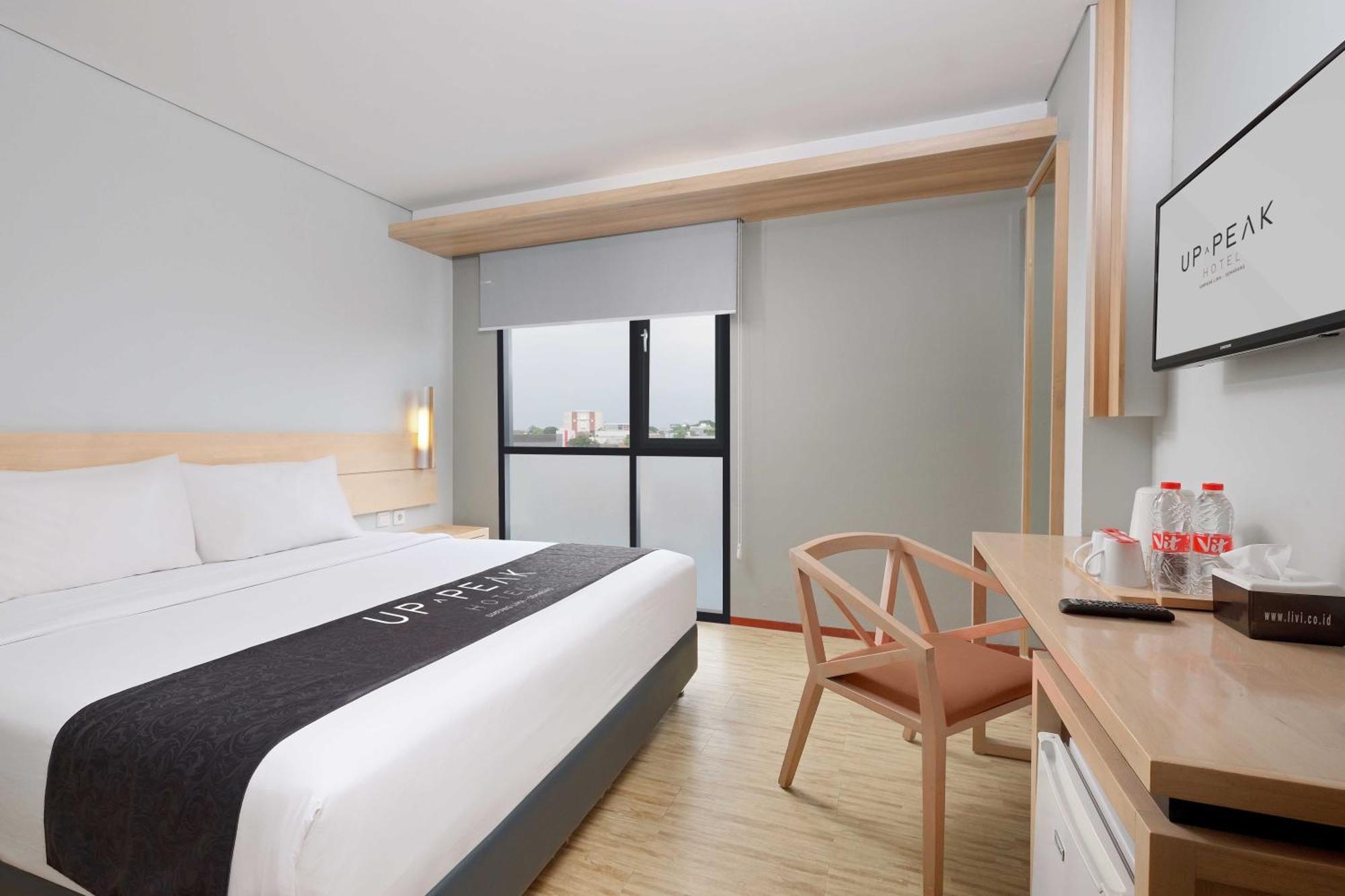 Up-Peak Hotel Simpang Lima Semarang Formerly Ha-Ka Simpanglima Hotel 세마랑 외부 사진